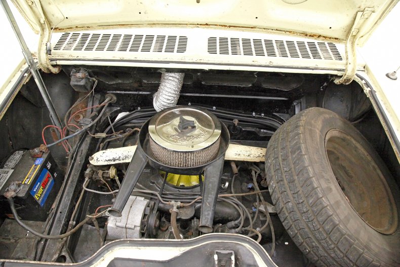 Chevrolet-Corvair-1968-Butternut-Yellow-Black-16