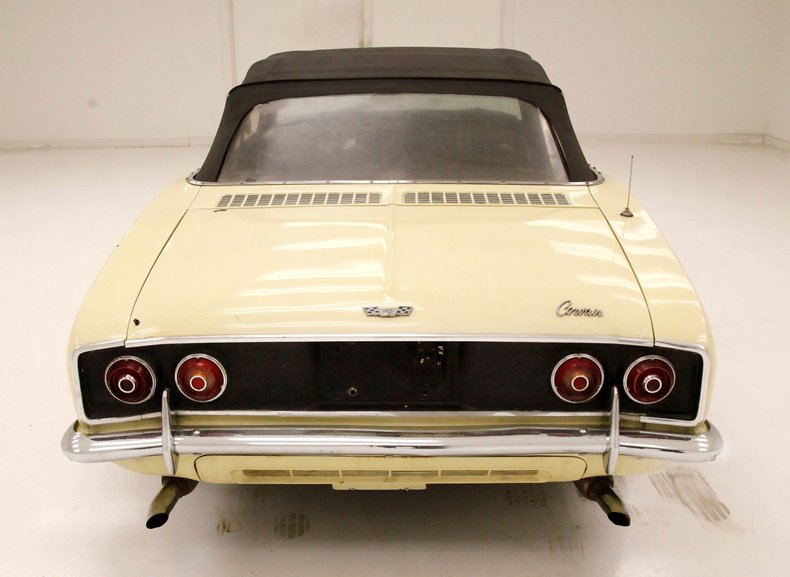 Chevrolet-Corvair-1968-Butternut-Yellow-Black-2