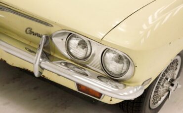 Chevrolet-Corvair-1968-Butternut-Yellow-Black-20