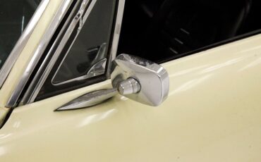 Chevrolet-Corvair-1968-Butternut-Yellow-Black-25