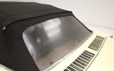 Chevrolet-Corvair-1968-Butternut-Yellow-Black-29