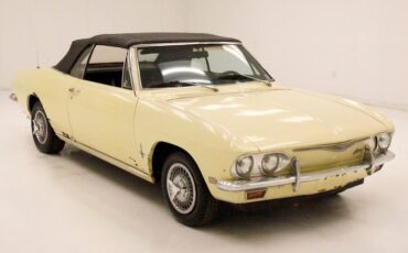 Chevrolet-Corvair-1968-Butternut-Yellow-Black-4