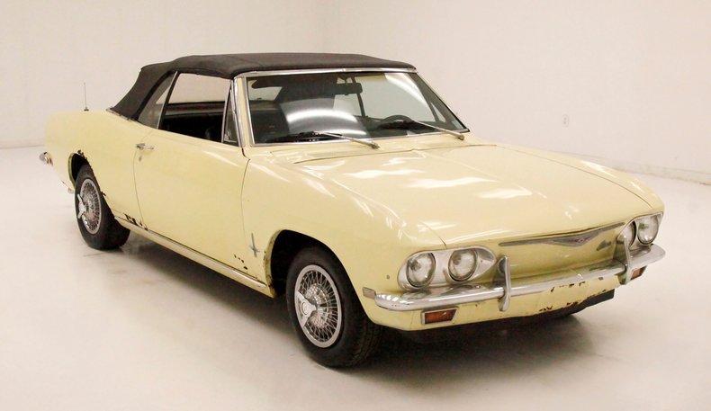 Chevrolet-Corvair-1968-Butternut-Yellow-Black-4