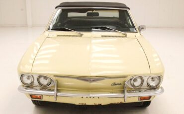 Chevrolet-Corvair-1968-Butternut-Yellow-Black-5