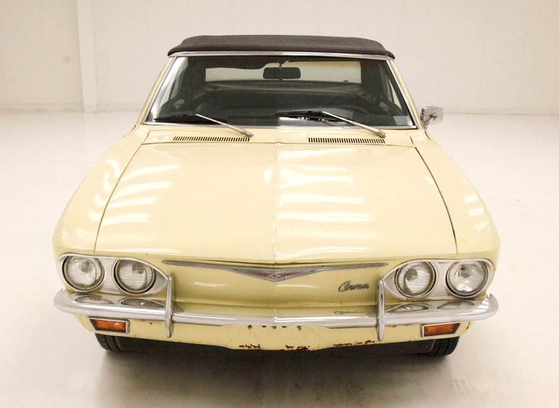 Chevrolet-Corvair-1968-Butternut-Yellow-Black-5