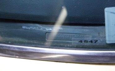 Chevrolet-Corvair-1968-Butternut-Yellow-Black-7