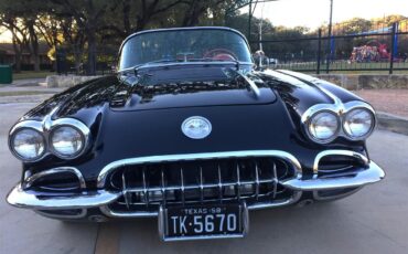 Chevrolet-Corvette-1958-BlackSilver-Coves-Signet-Red-1