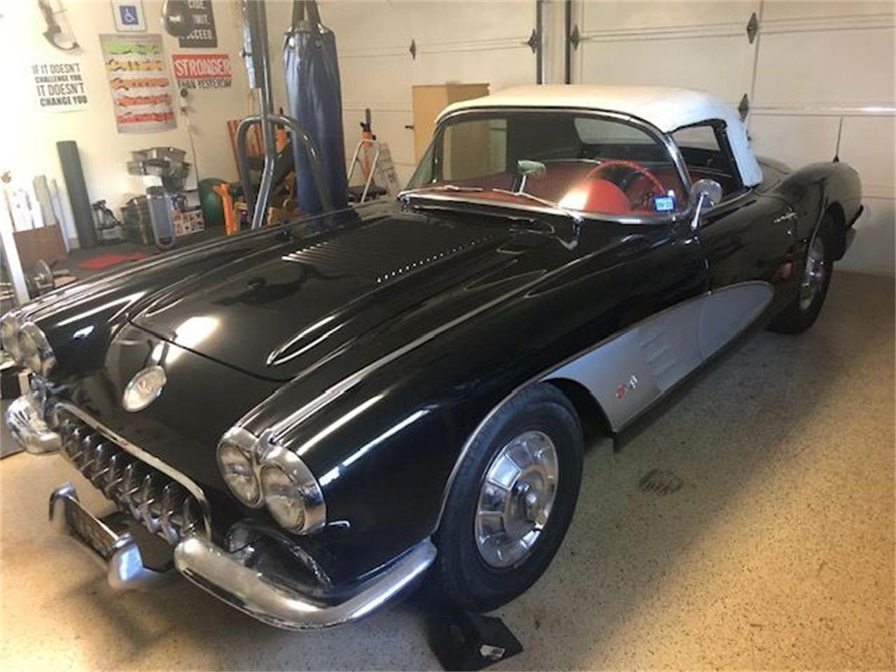 Chevrolet-Corvette-1958-BlackSilver-Coves-Signet-Red-2