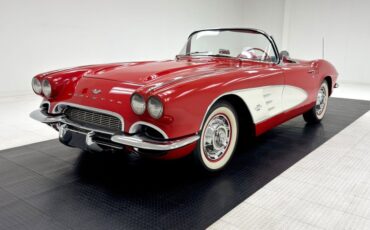 Chevrolet-Corvette-1961-Roman-Red-Red-1