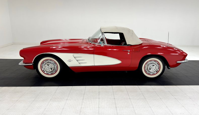 Chevrolet-Corvette-1961-Roman-Red-Red-2