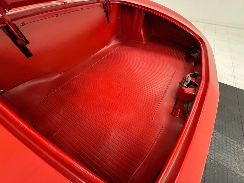 Chevrolet-Corvette-1961-Roman-Red-Red-22