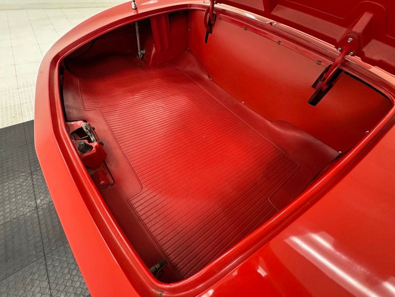 Chevrolet-Corvette-1961-Roman-Red-Red-24