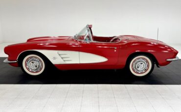 Chevrolet-Corvette-1961-Roman-Red-Red-3