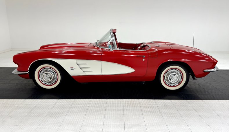 Chevrolet-Corvette-1961-Roman-Red-Red-3