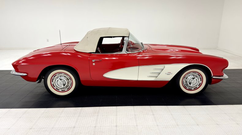 Chevrolet-Corvette-1961-Roman-Red-Red-30