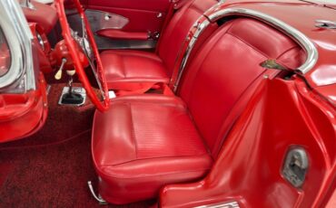 Chevrolet-Corvette-1961-Roman-Red-Red-41