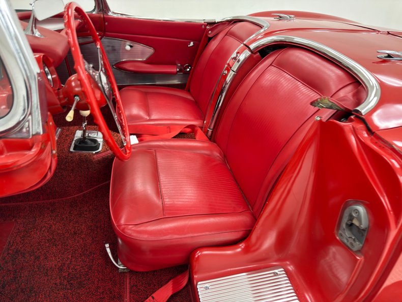 Chevrolet-Corvette-1961-Roman-Red-Red-41