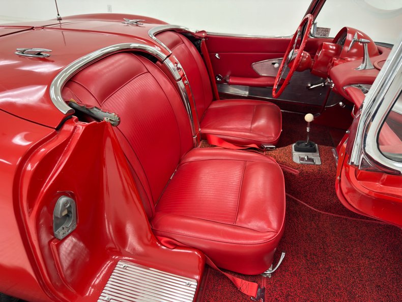 Chevrolet-Corvette-1961-Roman-Red-Red-42
