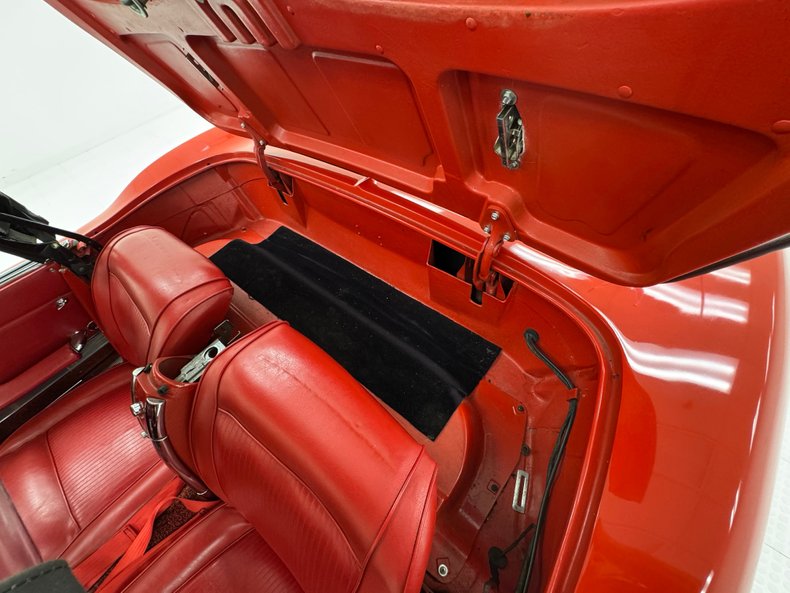 Chevrolet-Corvette-1961-Roman-Red-Red-44