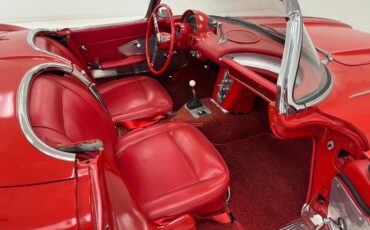 Chevrolet-Corvette-1961-Roman-Red-Red-45