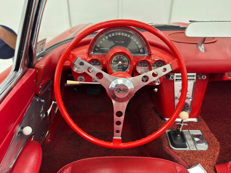 Chevrolet-Corvette-1961-Roman-Red-Red-46