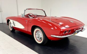 Chevrolet-Corvette-1961-Roman-Red-Red-5