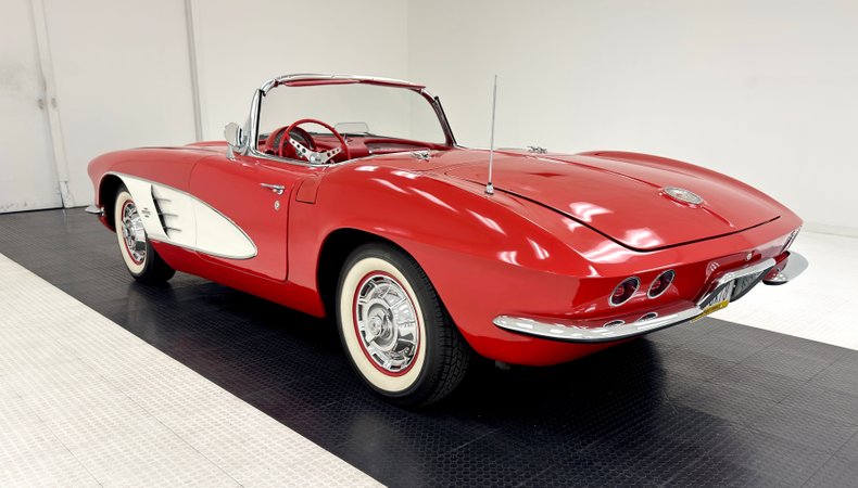 Chevrolet-Corvette-1961-Roman-Red-Red-5