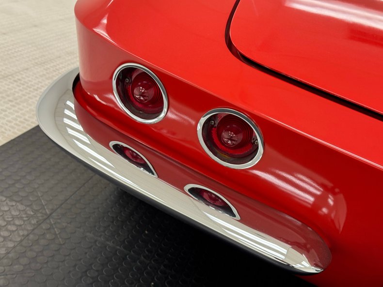 Chevrolet-Corvette-1961-Roman-Red-Red-7