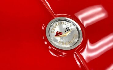Chevrolet-Corvette-1961-Roman-Red-Red-8