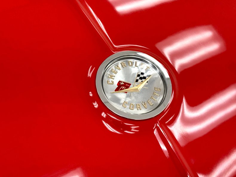 Chevrolet-Corvette-1961-Roman-Red-Red-8