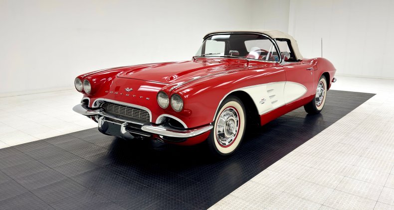 Chevrolet-Corvette-1961-Roman-Red-Red