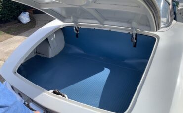 Chevrolet-Corvette-1961-White-Jewel-Blue-4