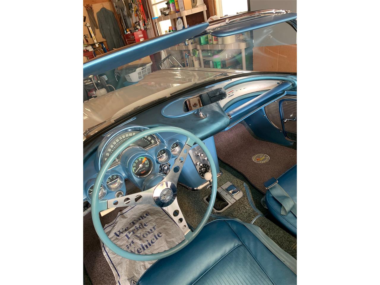 Chevrolet-Corvette-1961-White-Jewel-Blue-6