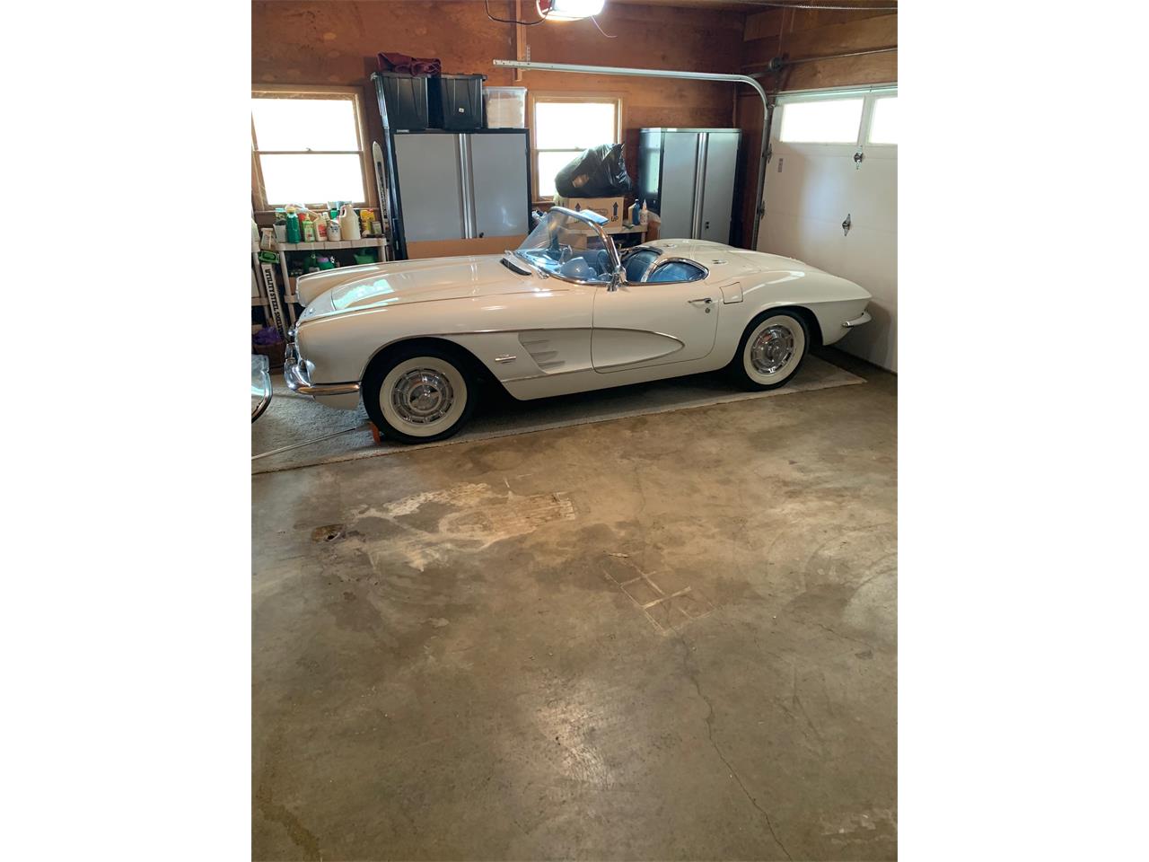 Chevrolet-Corvette-1961-White-Jewel-Blue-7