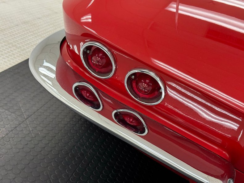 Chevrolet-Corvette-1963-Riverside-Red-Black-1
