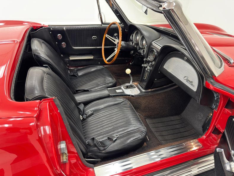 Chevrolet-Corvette-1963-Riverside-Red-Black-37