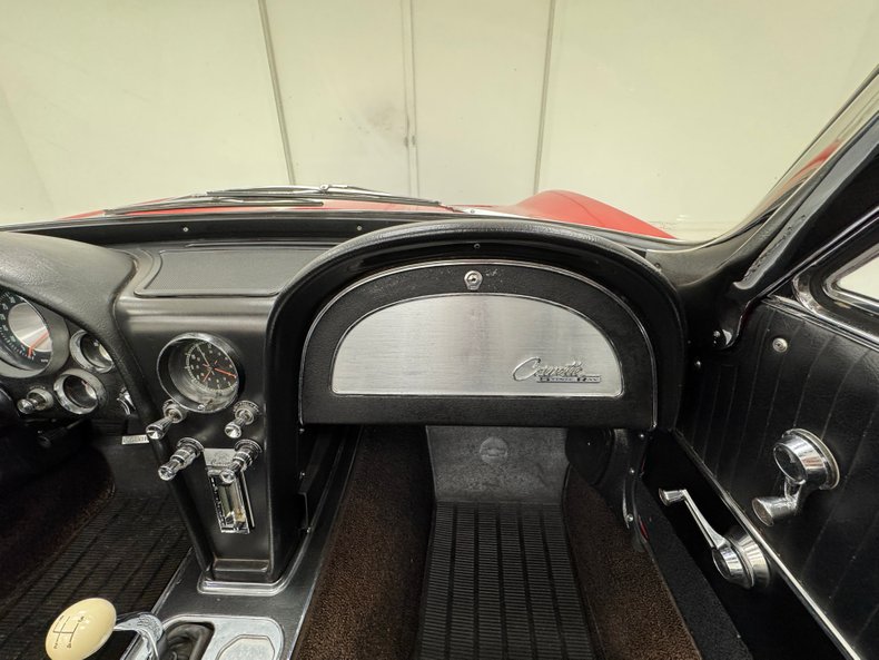 Chevrolet-Corvette-1963-Riverside-Red-Black-43