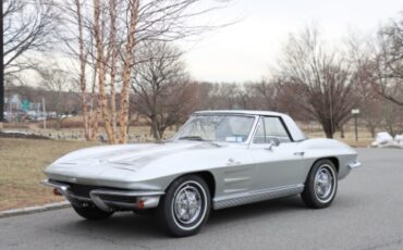 Chevrolet-Corvette-1963-Silver-Black-1