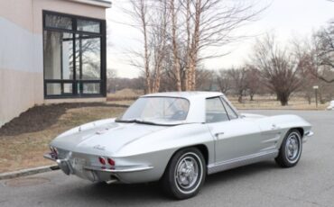 Chevrolet-Corvette-1963-Silver-Black-4