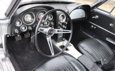 Chevrolet-Corvette-1963-Silver-Black-6