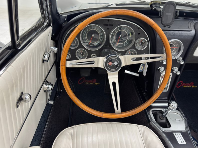 Chevrolet-Corvette-1964-Daytona-Blue-Metalli-White-11