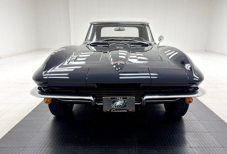 Chevrolet-Corvette-1964-Daytona-Blue-Metalli-White-2