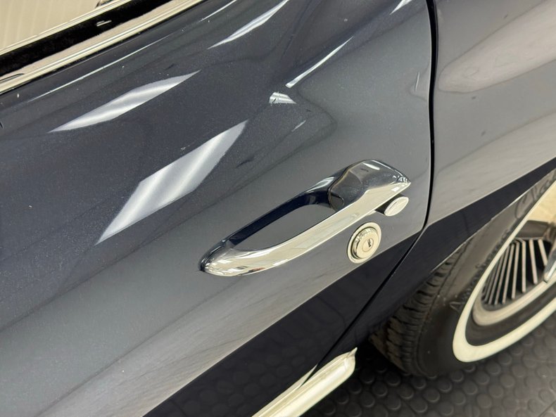 Chevrolet-Corvette-1964-Daytona-Blue-Metalli-White-21