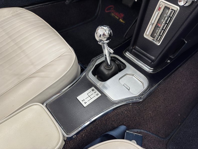 Chevrolet-Corvette-1964-Daytona-Blue-Metalli-White-22