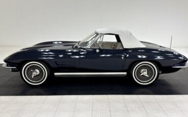 Chevrolet-Corvette-1964-Daytona-Blue-Metalli-White-23