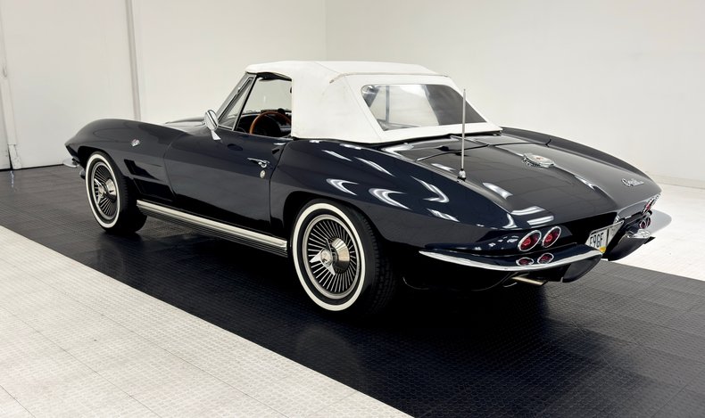 Chevrolet-Corvette-1964-Daytona-Blue-Metalli-White-25