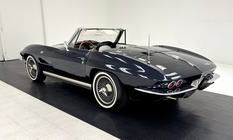 Chevrolet-Corvette-1964-Daytona-Blue-Metalli-White-26