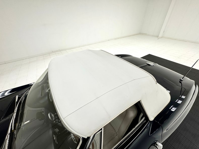 Chevrolet-Corvette-1964-Daytona-Blue-Metalli-White-30