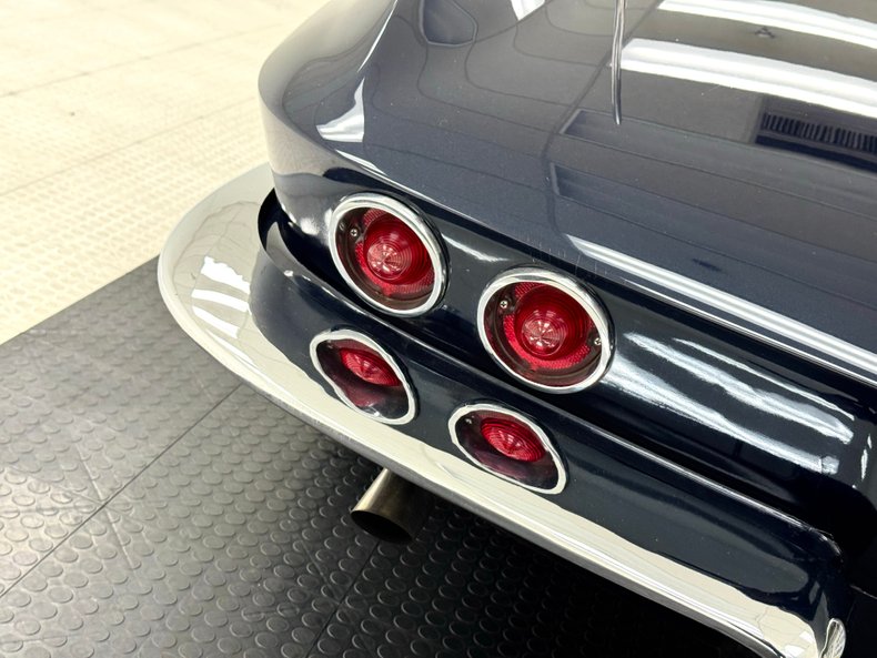 Chevrolet-Corvette-1964-Daytona-Blue-Metalli-White-32