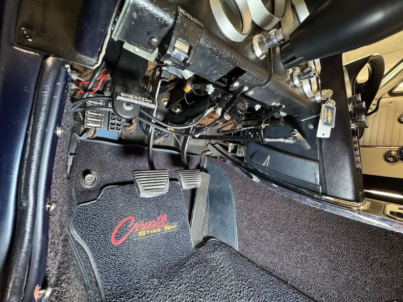 Chevrolet-Corvette-1964-Daytona-Blue-Metalli-White-49